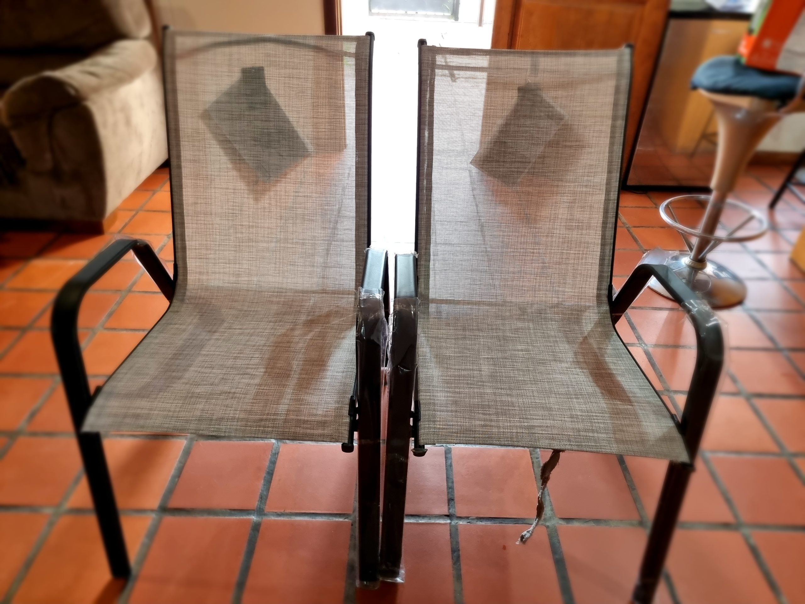 Design House LF62098-GBG Textilene Chair – Grey – New x 2, one leg sligthly damaged